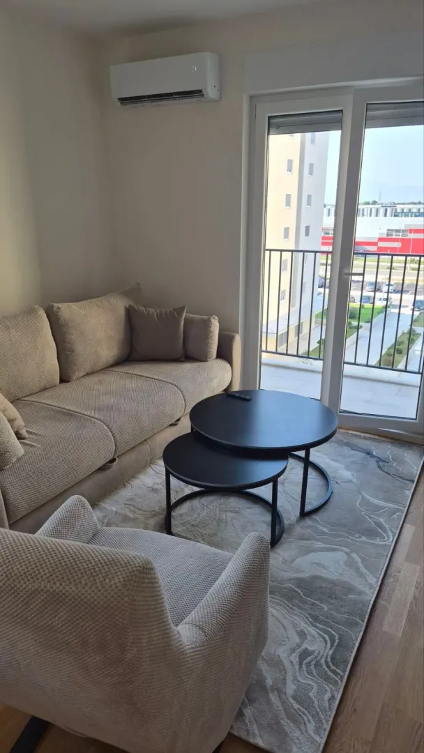 Rent, one bedroom apartment, 40m², Pobrežje, Podgorica