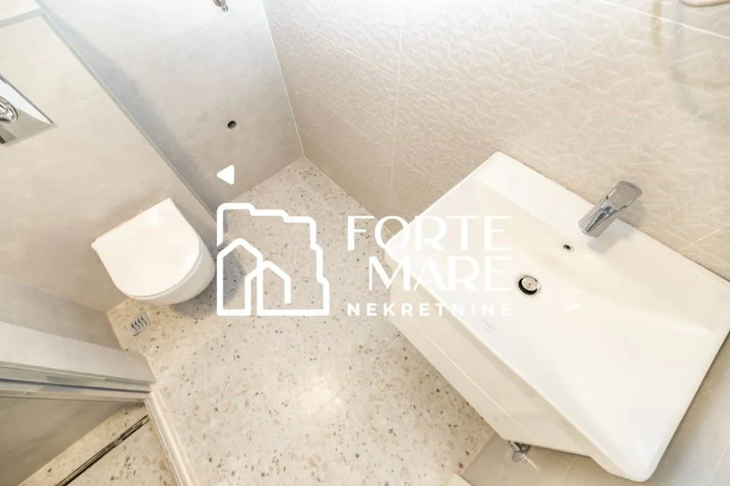 Prodaja, dvosoban stan, 60m², Baošići, Herceg Novi