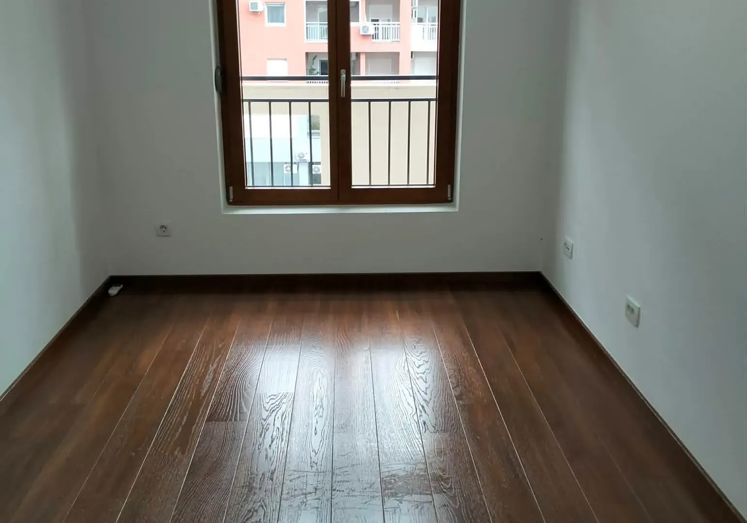 Izdavanje, dvosoban stan, 69m², Master Kvart, Podgorica