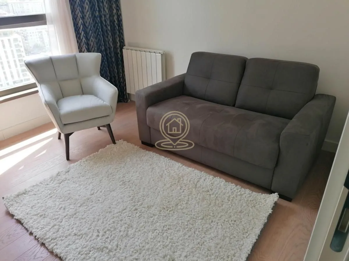 Izdavanje, trosoban stan, 70m², Savski Venac, Beograd