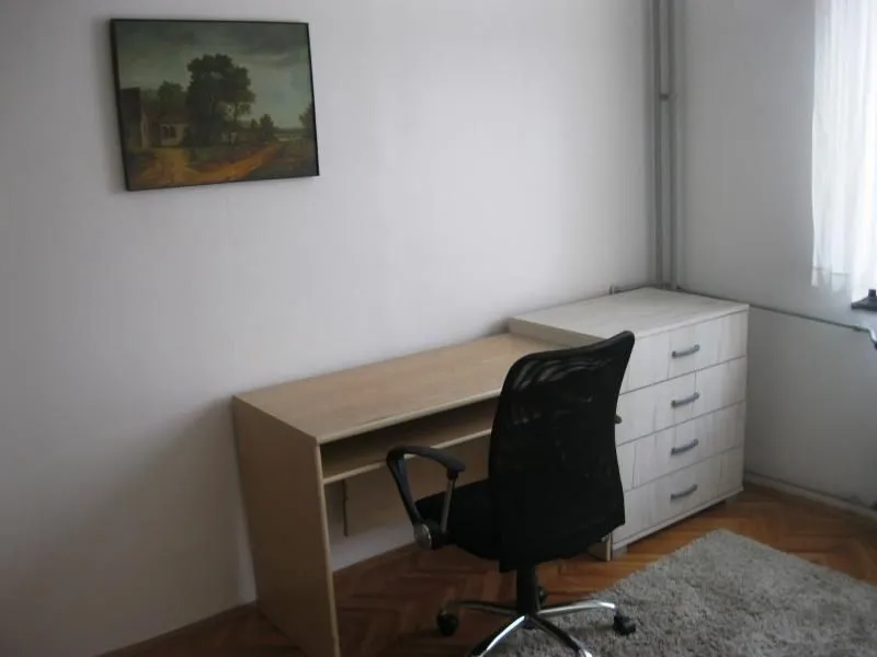 Izdavanje, četvorosoban stan, 96m², Centar, Niš