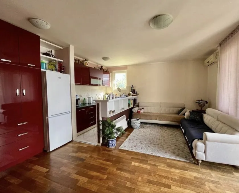 Sale, two bedroom apartment, 70m², Petrovac, Budva