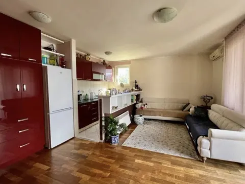 Sale, two bedroom apartment, 70m², Petrovac, Budva - image 3