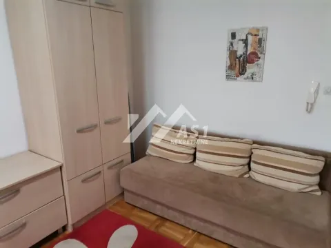 Izdavanje, stan, 28m², Centar, Novi Sad