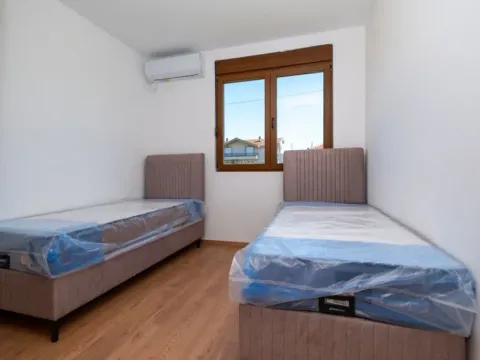 Izdavanje, kuća, 140m², Donja Gorica, Podgorica - image 11