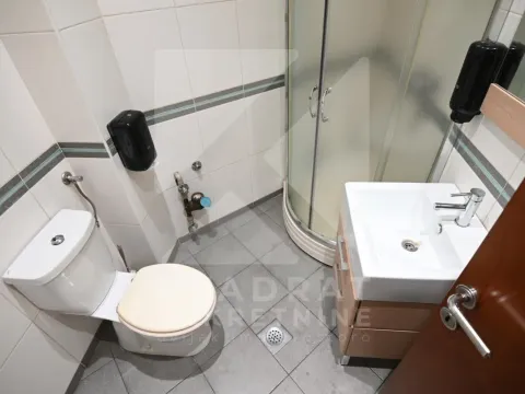 Izdavanje, poslovni prostor, 130m², Momišići, Podgorica - image 8