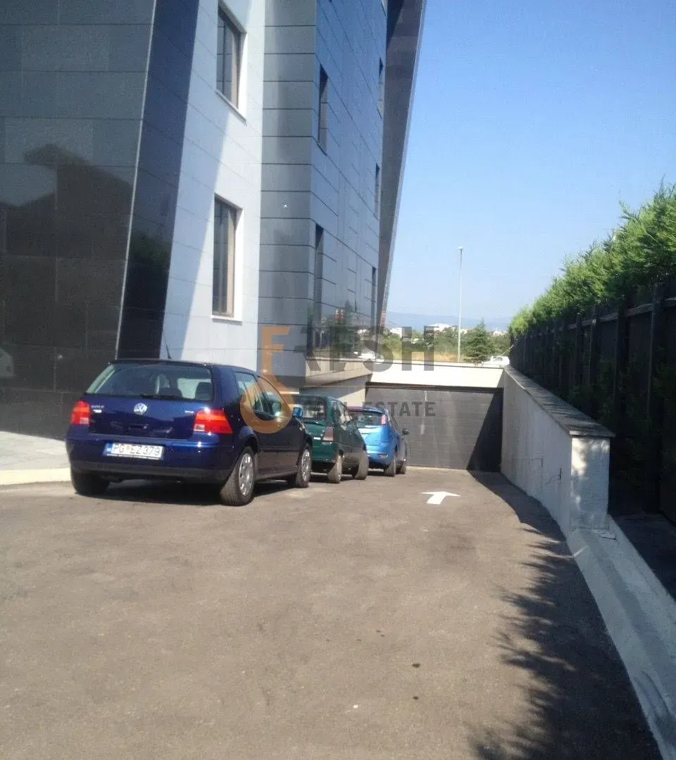 Sale, office space, 3500m², Stari Aerodrom, Podgorica