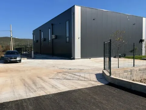 Rent, studio apartment, 130m², Mareza, Podgorica - image 18