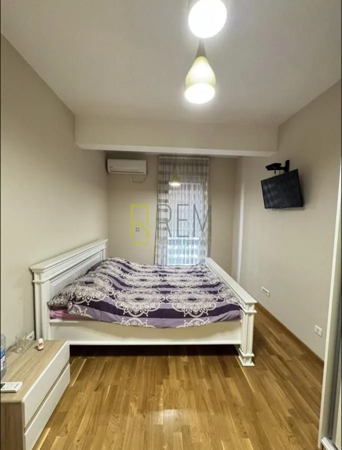 Izdavanje, trosoban stan, 90m², Preko Morače, Podgorica
