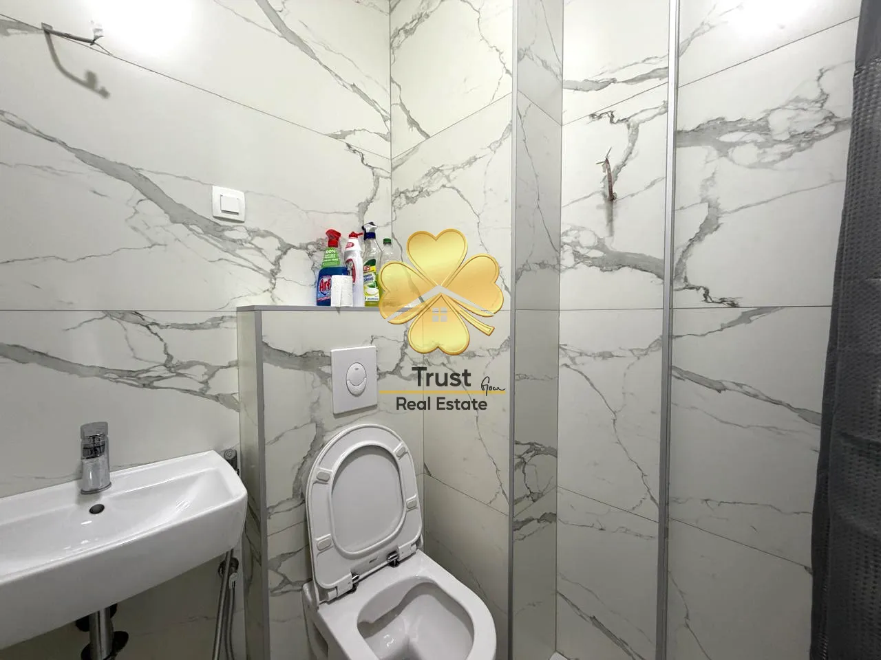 Izdavanje, jednosoban stan, 44m², Stari Aerodrom, Podgorica