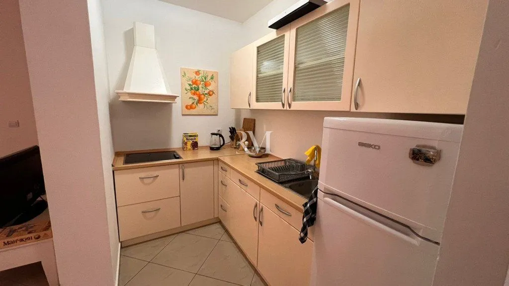 Izdavanje, dvosoban stan, 65m², Seljanovo, Tivat
