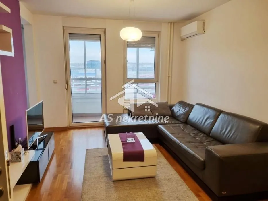 Izdavanje, dvosoban stan, 52m², Novi Beograd Blok 67, Novi Beograd Sve Podlokacije