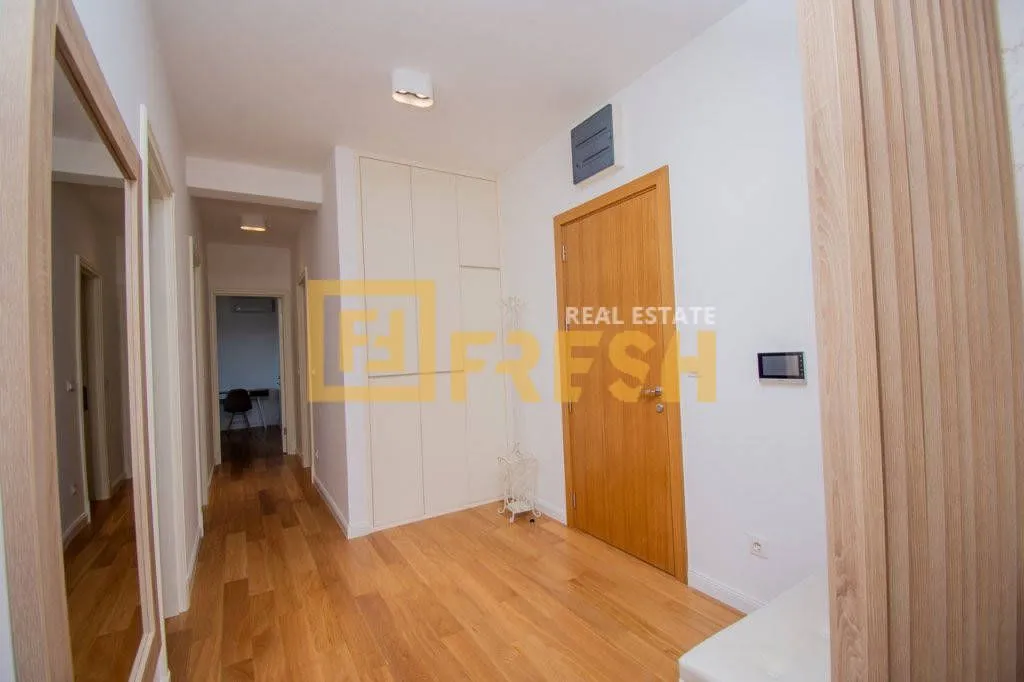 Izdavanje, trosoban stan, 95m², City Kvart, Podgorica