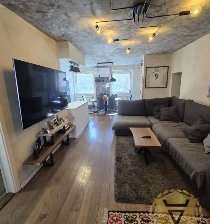 Izdavanje, četvorosoban stan, 100m², Autokomanda, Voždovac Sve Podlokacije