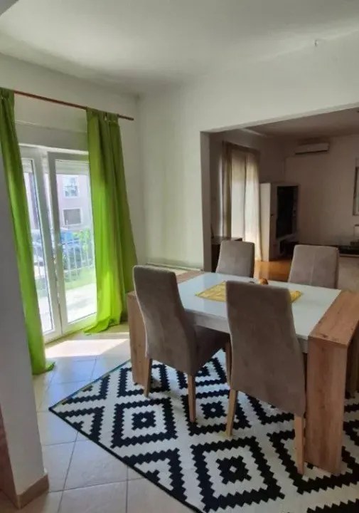 Rent, three bedroom apartment, 100m², Tivat, Crna Gora
