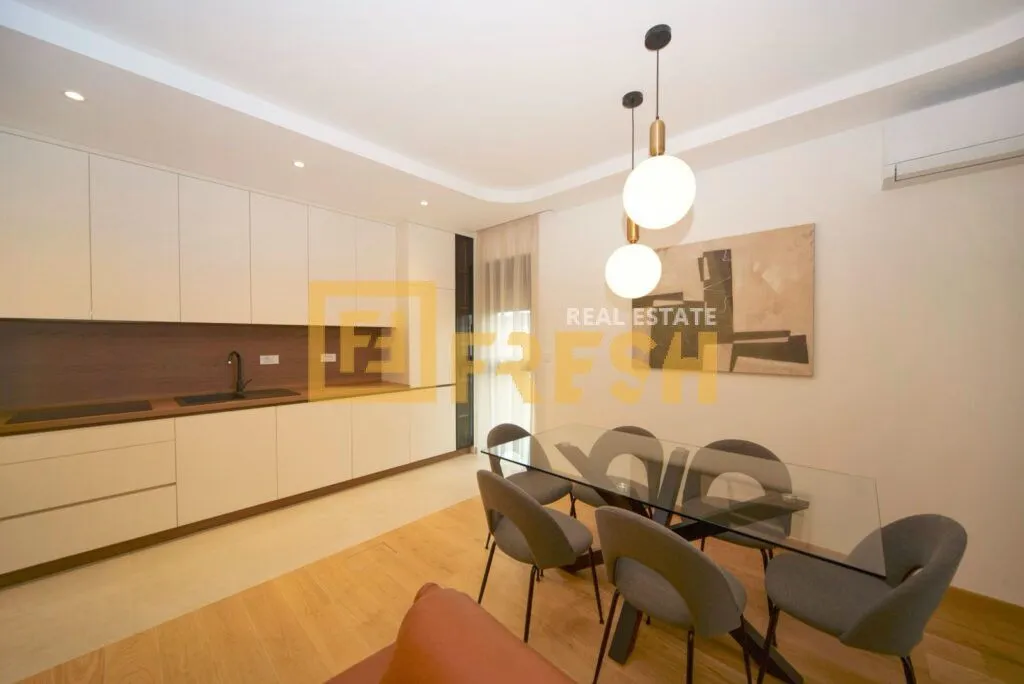 Izdavanje, trosoban stan, 104m², City Kvart, Podgorica