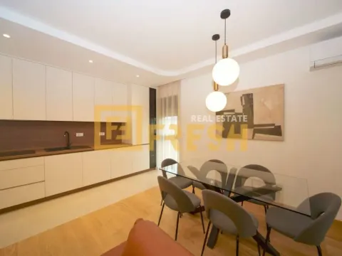 Izdavanje, trosoban stan, 104m², City Kvart, Podgorica - image 1