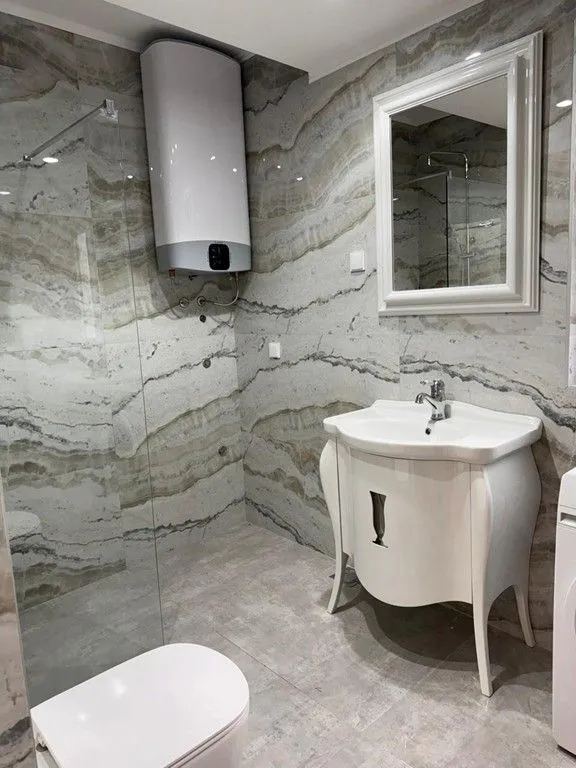 Izdavanje, trosoban stan, 100m², Centar, Podgorica