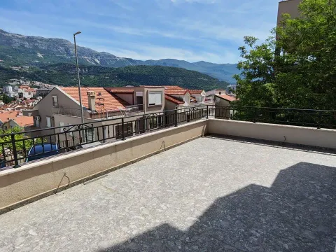 Rent, one bedroom apartment, 48m², Bijeli Do, Budva - image 8