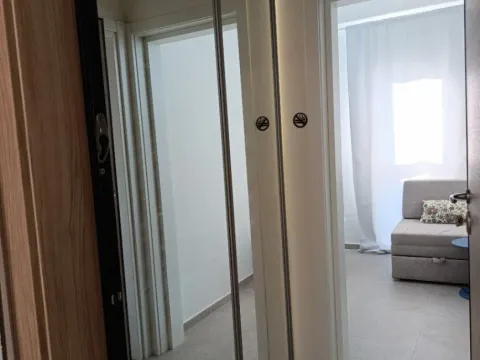 Izdavanje, garsonjera, 28m², Centar, Budva - image 5