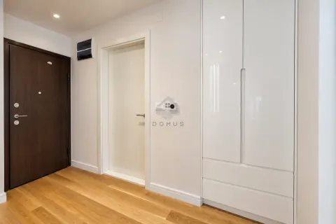 Rent, one bedroom apartment, 57m², Podgorica, Crna Gora - image 20