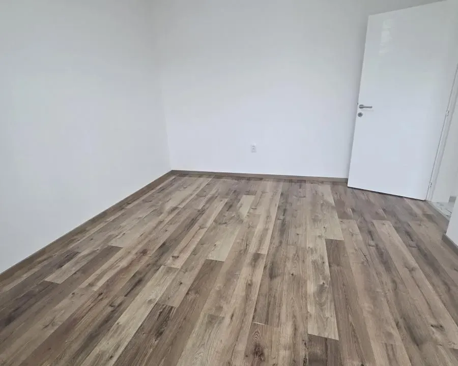 Prodaja, četvorosoban stan, 112m², Medijana, Niš