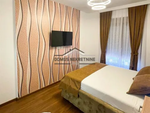 Izdavanje, dvosoban stan, 70m², Master Kvart, Podgorica - image 4