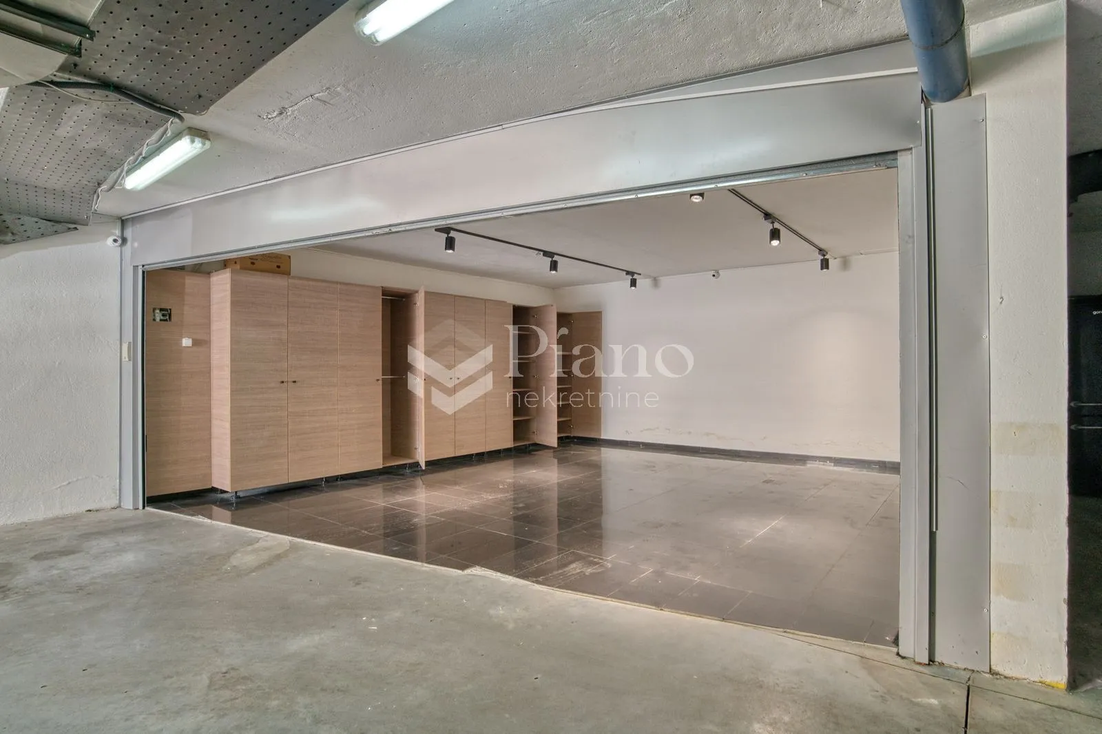 Rent, two bedroom apartment, 70m², Podgorica, Crna Gora