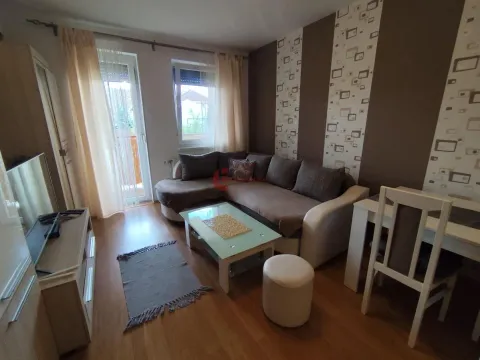 Izdavanje, dvosoban stan, 49m², Železničko Naselje, Subotica - image 2