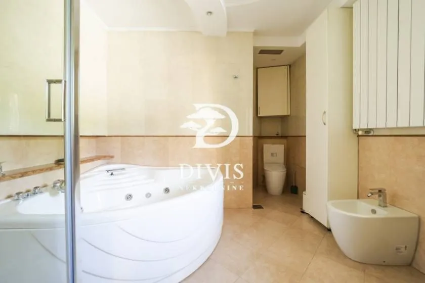 Izdavanje, kuća, 270m², Voždovac Sve Podlokacije, Beograd