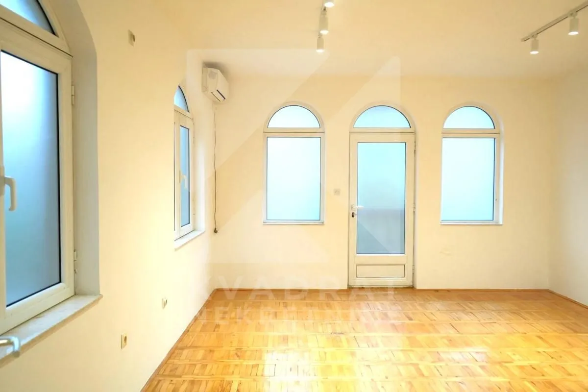 Rent, office space, 164m², Centar, Podgorica