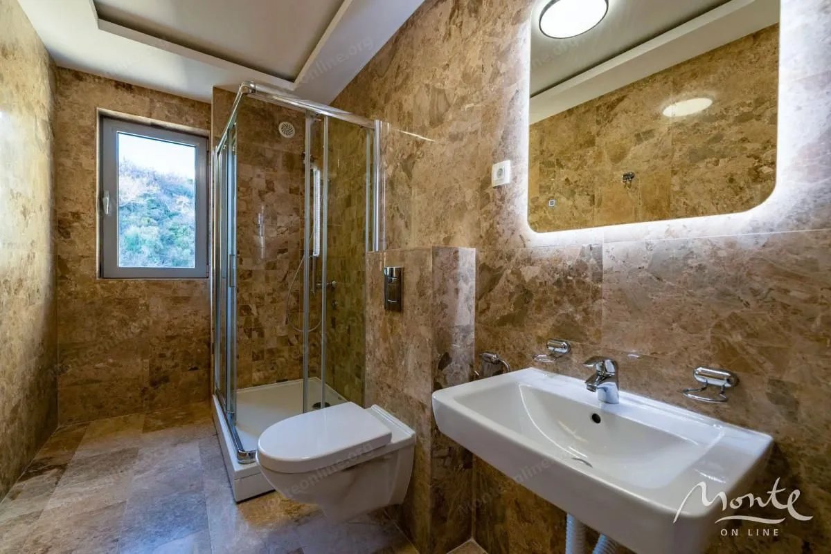 Sale, three bedroom apartment, 160m², Pržno, Budva