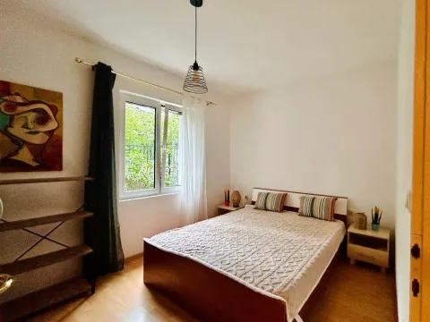 Rent, two bedroom apartment, 100m², Kalimanj, Tivat - image 9