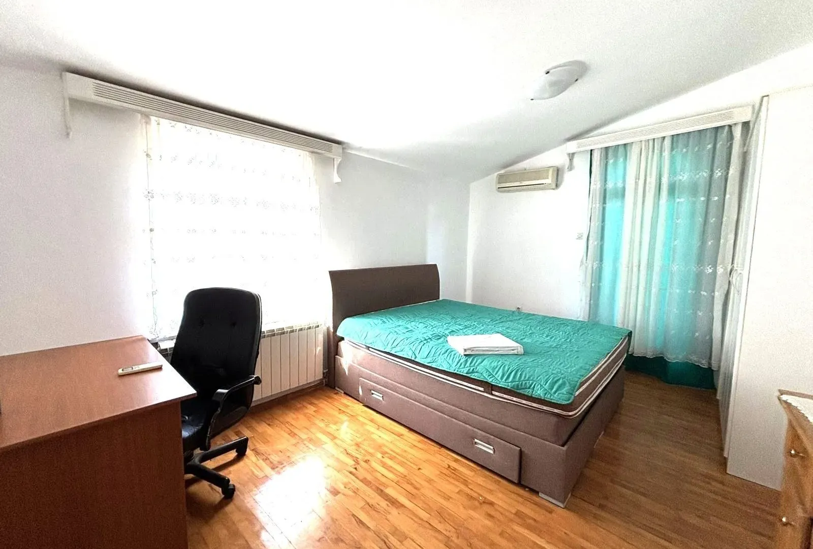Rent, house, 300m², Zagorič, Podgorica