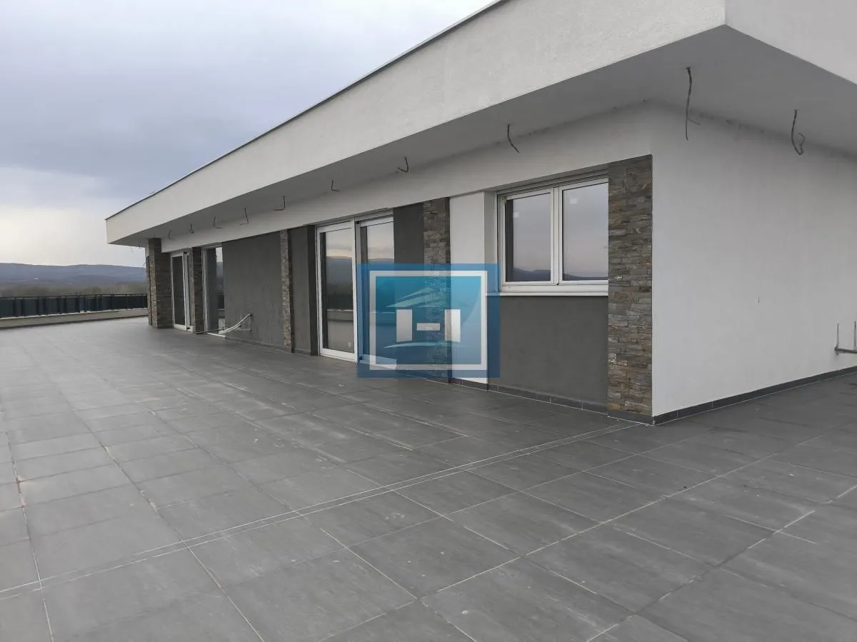 Sale, apartment, 500m², Centar, Ćuprija