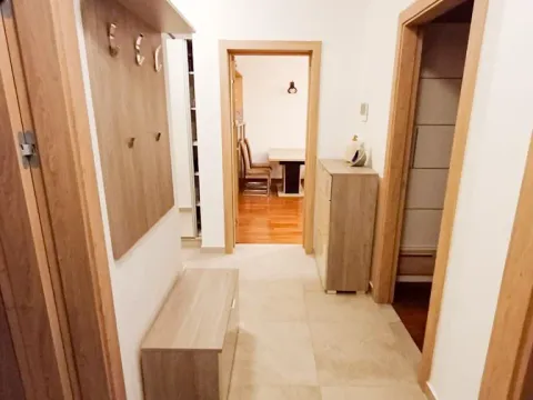 Izdavanje, dvosoban stan, 70m², Master Kvart, Podgorica - image 7