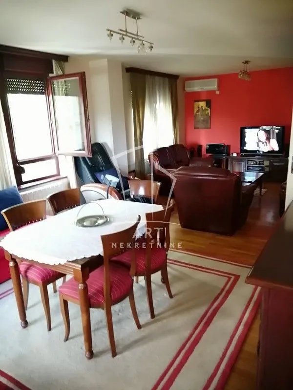 Prodaja, četvorosoban stan, 109m², Crveni Krst, Beograd