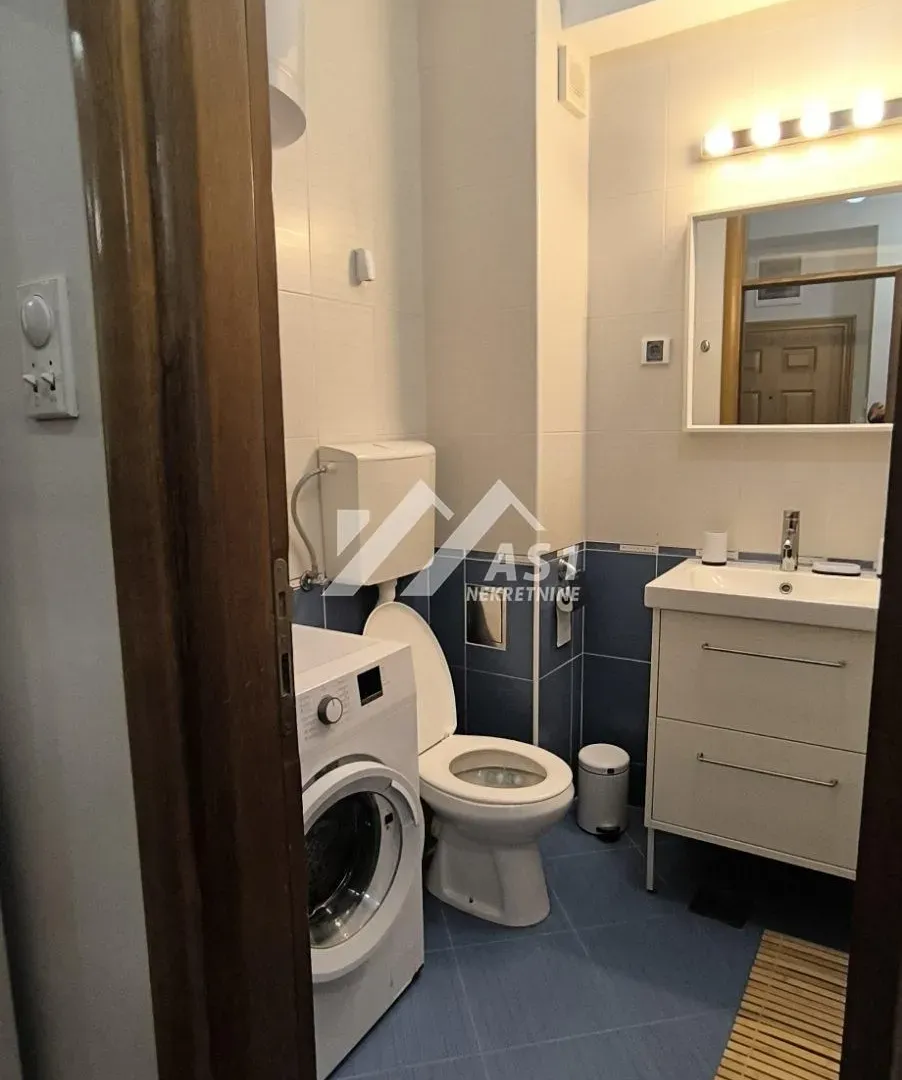 Izdavanje, dvosoban stan, 43m², Bulevar Oslobodjenja, Novi Sad Sve Podlokacije