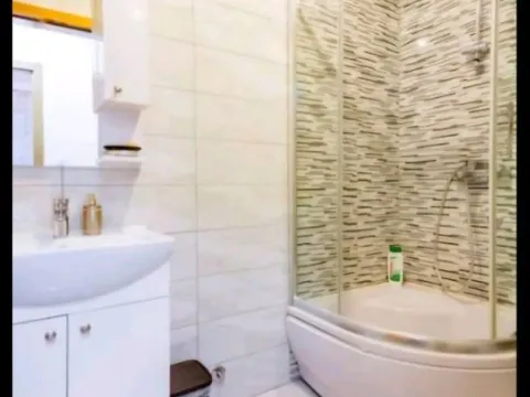 Izdavanje, jednosoban stan, 45m², Stari Aerodrom, Podgorica - image 4