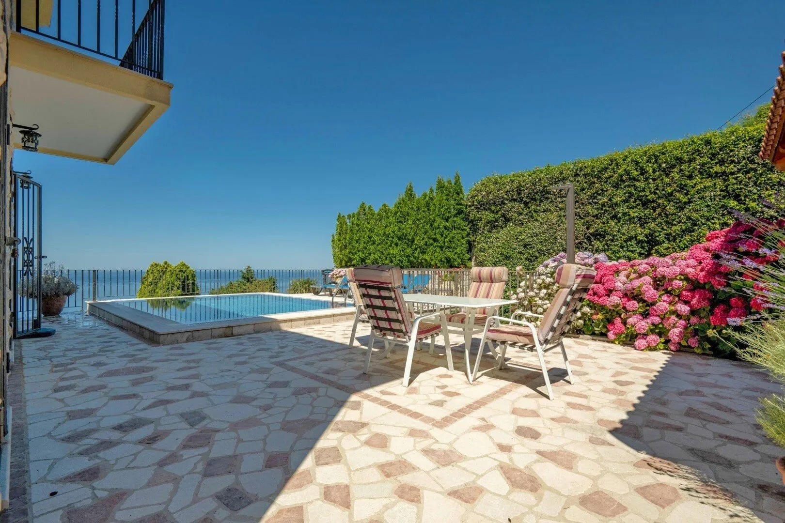 Sale, house, 317m², Reževići, Budva