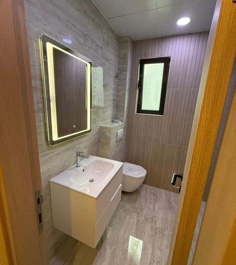 Prodaja, trosoban stan, 78m², Centar, Tivat