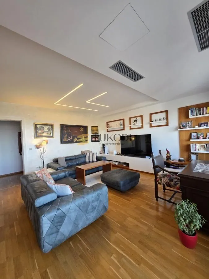 Prodaja, četvorosoban stan, 114m², Sremska Kamenica, Petrovaradin