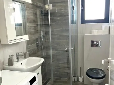 Izdavanje, trosoban stan, 60m², Voždovac Sve Podlokacije, Beograd - image 10