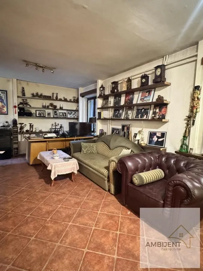 Prodaja, kuća, 203m², Novi Banovci, Stara Pazova