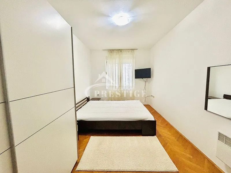 Izdavanje, dvosoban stan, 65m², Blok 9, Podgorica