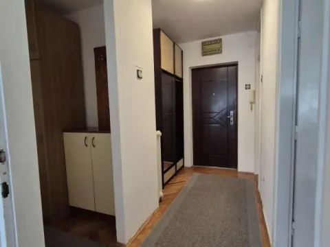 Izdavanje, četvorosoban stan, 90m², Medijana, Niš - image 12