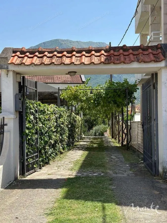 Prodaja, kuća, 250m², Bar, Crna Gora