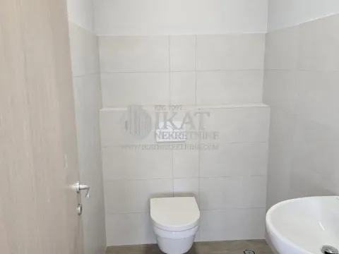 Izdavanje, poslovni prostor, 180m², Batajnica, Beograd - image 6