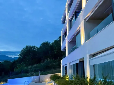 Izdavanje, dvosoban stan, 159m², Tivat, Crna Gora - image 8