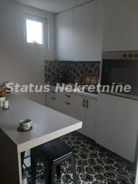 Prodaja, kuća, 157m², Salajka, Novi Sad Sve Podlokacije